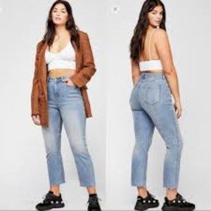 We the Free Crvy curvy cropped Raw Hem straight jeans NWOT